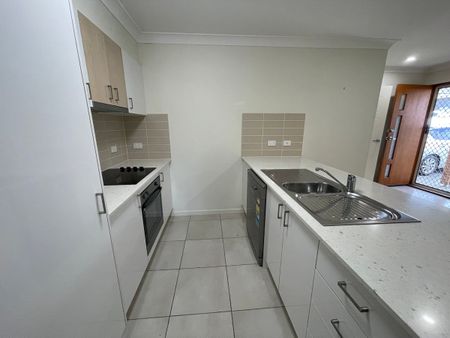Well Positioned Home Opposite Parkland And Only A Short Walk To School - Photo 5