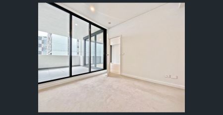 Luxury 2-Bed Apartment in the Heart of Macquarie Park - Photo 3