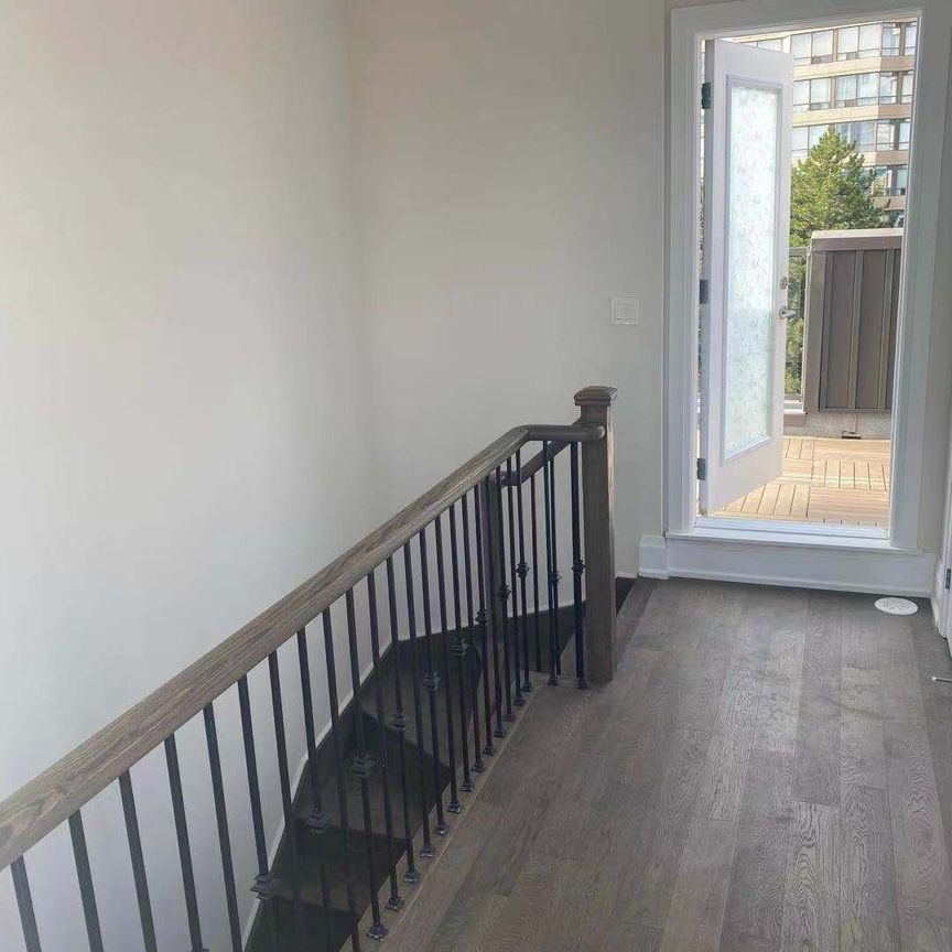For Lease - 863 Clark Avenue, Vaughan, Ontario - Photo 1