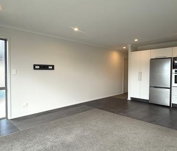 Modern, easy, Papamoa living - Photo 5