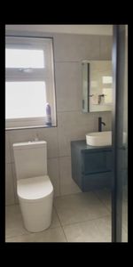 Room in a Shared House, Loxford Lane, IG1 - Photo 4