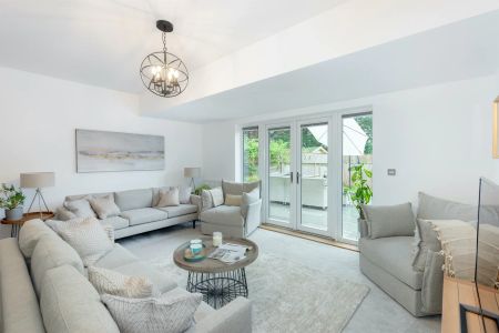 4 Bed, House - Photo 2