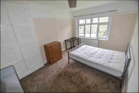 5 Bedroom House St Chads Drive - Photo 4