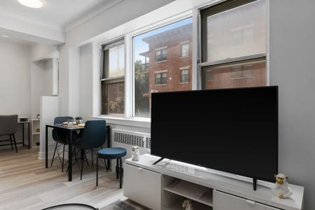 280 Laurier Ave. E, Ottawa, ON K1N 6P5, Canada - Photo 2