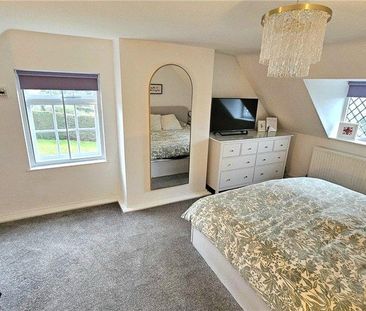 4 bedroom semi-detached house to rent - Photo 4