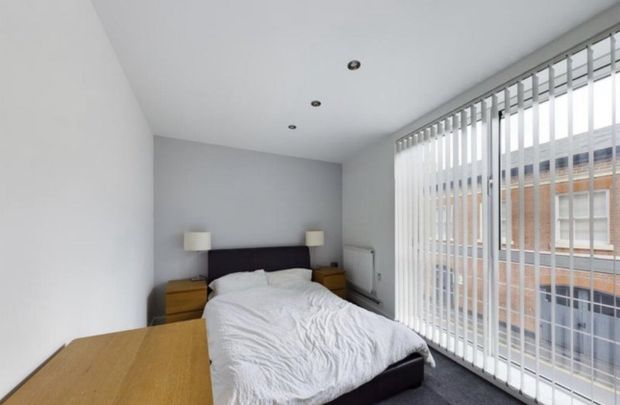 Room in a Shared Flat, Heritage Court, B18 - Photo 1