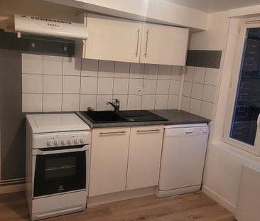 Au 1er étage sans ascenseur, un appartement comprenant: cuisine din... - Photo 3