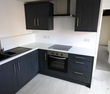 2 bedroom end of terrace house to rent - Photo 6