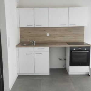 Appartement T2 de 48m² 1er étage avec terrasse et place de parking privative ! - Photo 2
