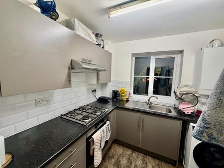 2 bedroom apartment to rent - Photo 4