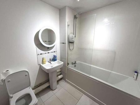 Garnet Walk, London, E6 - Photo 5