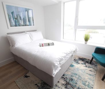 London Road, Crawley - Photo 2