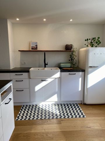 APPARTEMENT DE 3 PIÈCES AVEC DUPLEX À OBERHOFEN AM THUNERSEE (BE), MEUBLÉ, TEMPORAIRE - Foto 2