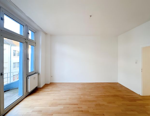 KREFELD-STADTMITTE: SCHÖNE 3-ZIMMER WOHNUNG ZU MIETEN! - Photo 1