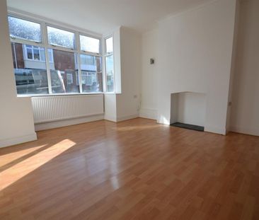 3 bedroom House To Let - Photo 2