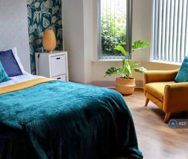 1 bedroom in a house share to rent - Photo 2