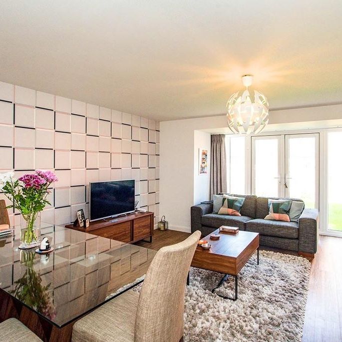 4 bedroom semi-detached house to rent - Photo 1