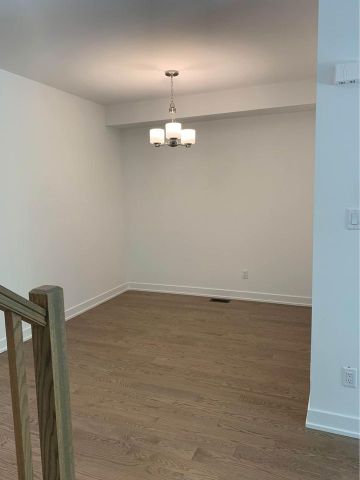 For Lease - 2400 Goldhawk Drive, Stittsville - Munster - Richmond, Ontario - Photo 4