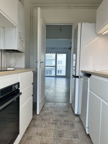 Location Appartement 4 pièces 82m² PESSAC 33600 - Photo 4