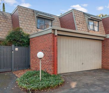 Inner City Lifestyle Perfection – Updated throughout! - Photo 1
