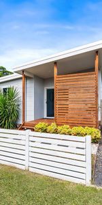 MODERN LIVING - Photo 4