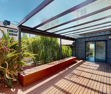 Unbeatable View Residence in a prestigious pocket of Maribyrnong!!! - Photo 2