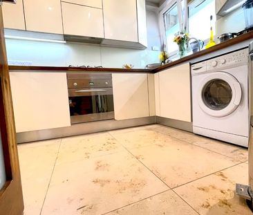 Room in a Shared Flat, Dovet Court, SW8 - Photo 2