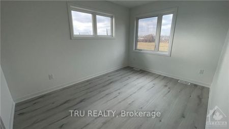 For Lease - 956 CHAPMAN MILLS Drive, Barrhaven, Ontario - Photo 4