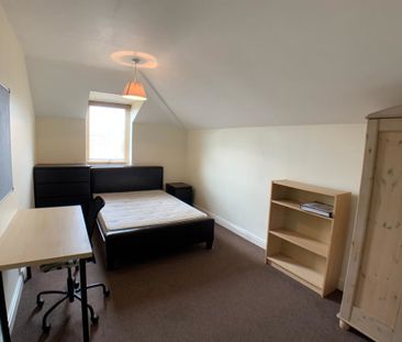 Lodge Farm Gardens, Haxby Road - P2139 - Photo 3