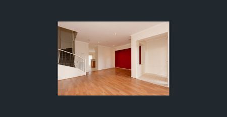 STYLISH LOW-MAINTENANCE LIVING IN THE HEART OF BUNDOORA - Photo 2