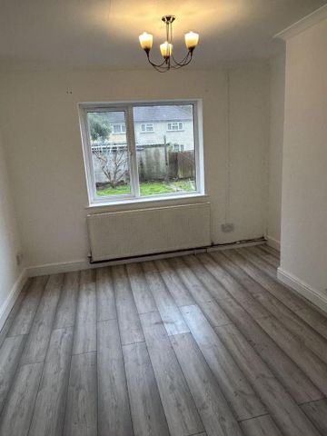 3 bedroom end of terrace house to rent - Photo 4