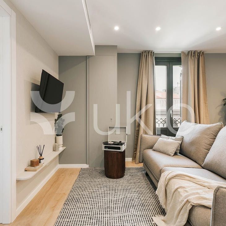 Barcelona Capital, Catalonia 08003 - Photo 1