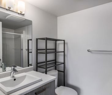 3bed, 3bath Furnished U3 Condo steps from UBCO - Photo 4