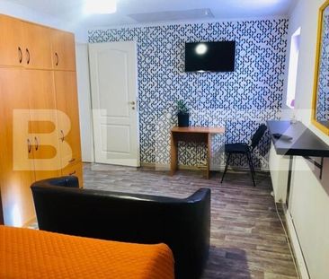 Apartament modern, 3 camere, 120 mp, curte proprie, loc de parcare privat - Fotografie 1