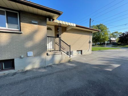 For Lease - 334 Stevenson Road Unit# Upper, Oshawa, Ontario - Photo 2