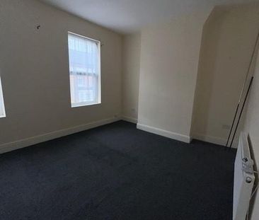 4 bedroom terraced house to rent - Photo 3