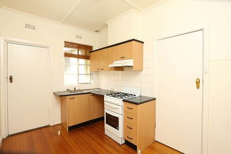 7/74 Canterbury Road, Toorak VIC 3142 - Photo 3