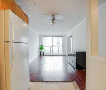 Bright 1 bed condo in Ambleside - Photo 1