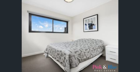 Prime Convenience, Spacious, Modern and Bright Apartment for Rent - Photo 3
