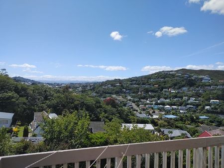 Charming Karori 1BR Flat w/ Garage - Photo 5