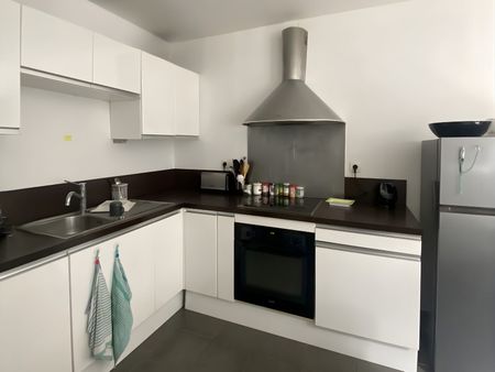 Location Appartement 4 pièces 82m² LILLE 59000 - Photo 5