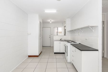 1/8 Palara Street, Currajong - Photo 3