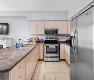 Deluxe Basement - Boake Street (Female Only) - Photo 6