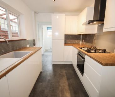 5 bedroom terraced house to rent - Photo 5