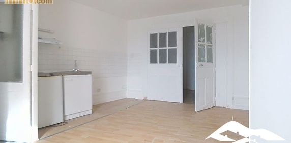 Location Appartement 1 pièce 31m² THIERS 63300 - Photo 2