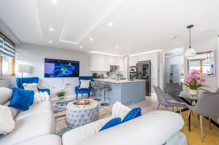 2 Bed Flat, Donnington Road, NW10 - Photo 2