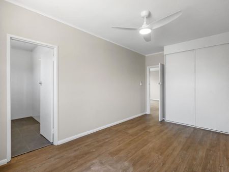3/6 Saltram Road, Glenelg - Photo 2