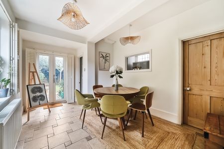 3 bedroom detached house to rent - Photo 3