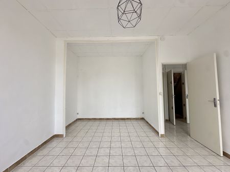 Location Appartement 1 pièce 31m² MARSEILLE 4ème - Photo 3