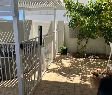 Scarborough - Photo 1